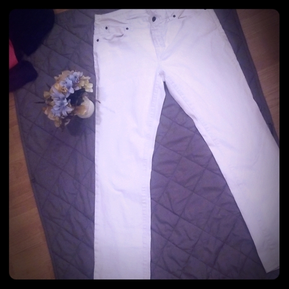 B31:SIGNATURE: STRAIGHT CREAM 12/31 WOMEN PANTS - Picture 1 of 3